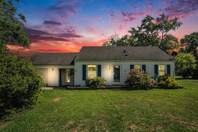 front view picture of 419 Grafton Avenue, Alma, MI. 48801