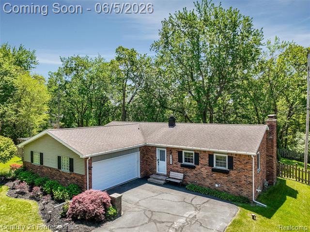 front view picture of 4921 Huron Dr, Clarkston, MI. 48348