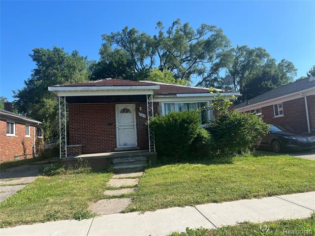 front view picture of 7140 Iowa Street, Hamtramck, MI. 48212
