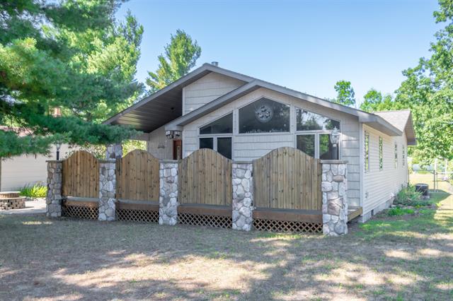 front view picture of 2179 Timber Lane, Harrison, MI. 48625