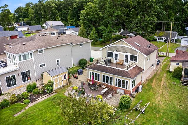 front view picture of 68800 S Shore Drive, Edwardsburg, MI. 49112