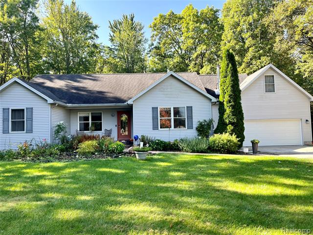 front view picture of 8259 Roosevelt Avenue, Mount Morris, MI. 48458