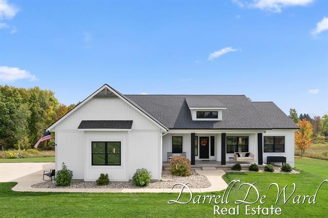 front view picture of 4880 Oaklee Lane Se, Caledonia, MI. 49316