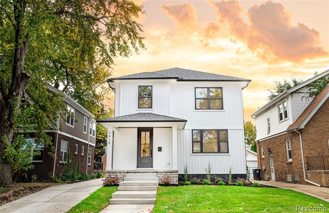 front view picture of 2418 Yale Avenue, Royal Oak, MI. 48067