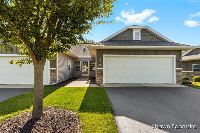 front view picture of 8105 Amber Crest Drive Sw, Byron Center, MI. 49315