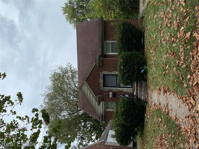 front view picture of 20285 Glastonbury Road, Detroit, MI. 48219
