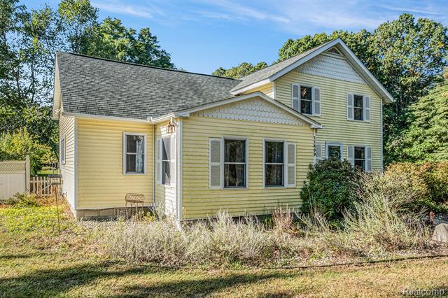 front view picture of 11499 Silver Lake Road, Byron, MI. 48418