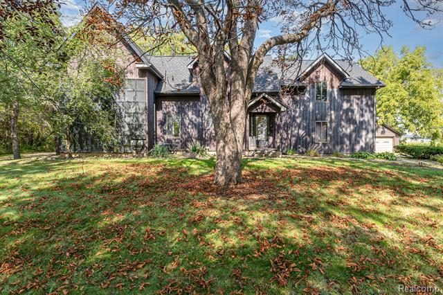 front view picture of 5430 Tittabawassee Road, Saginaw, MI. 48604