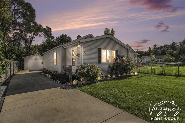 front view picture of 1664 Blandford Avenue Sw, Wyoming, MI. 49519