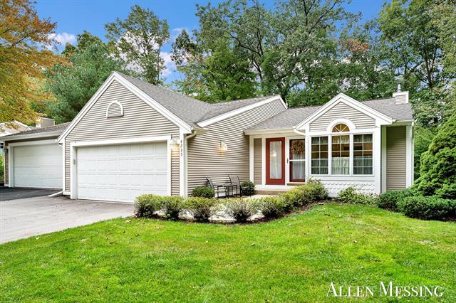 front view picture of 4235 Valley Side Drive Ne, Grand Rapids, MI. 49525
