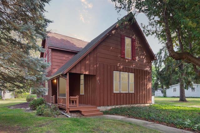 front view picture of 131 Moyer Avenue, Alma, MI. 48801