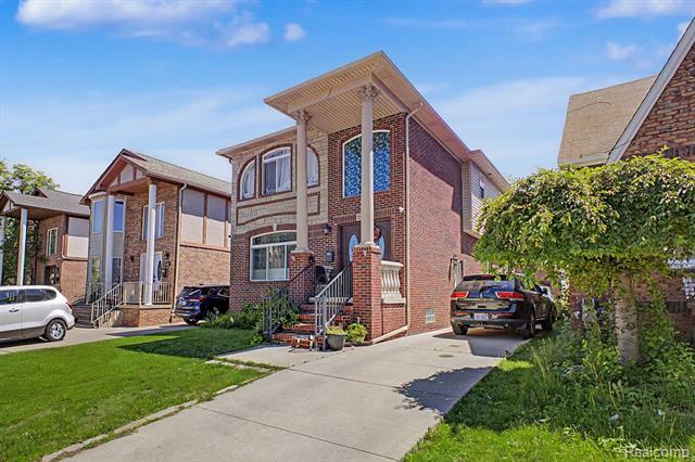 front view picture of 5524 Maple Street, Dearborn, MI. 48126