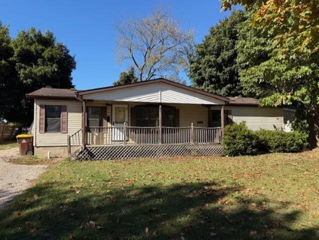 front view picture of 520 Moyer Avenue, Alma, MI. 48801