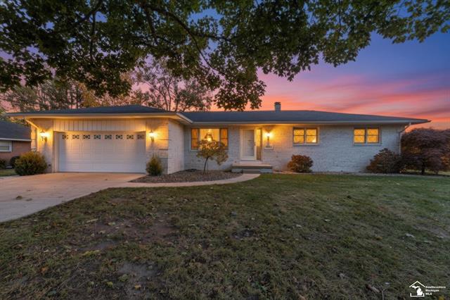 front view picture of 1114 Valetta Drive, Temperance, MI. 48182