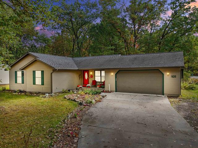 front view picture of 105 Marigold Lane, Houghton Lake, MI. 48629
