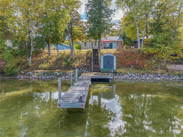 front view picture of 1024 W Lake Drive, West Branch, MI. 48661