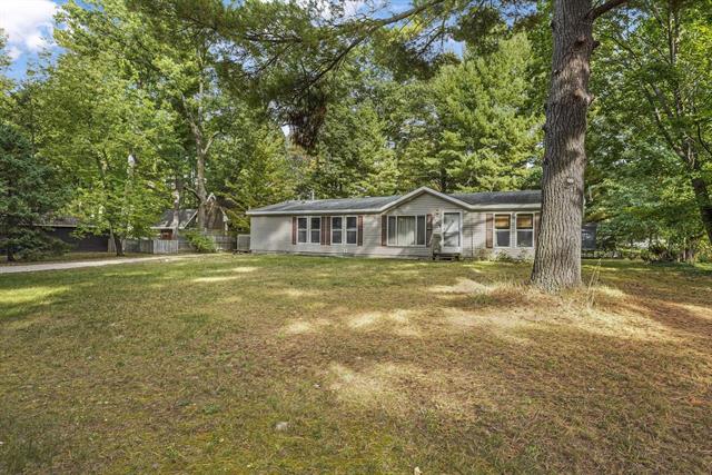 front view picture of 3988 Evelyn Street, Traverse City, MI. 49686