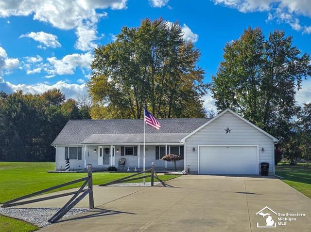 front view picture of 12007 Grafton Road, Carleton, MI. 48117