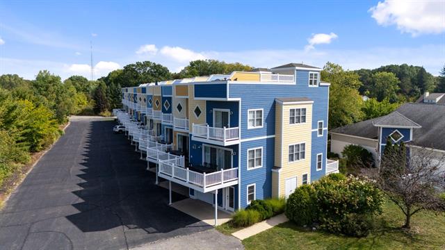 front view picture of 25 Diamond Point Lane, New Buffalo, MI. 49117