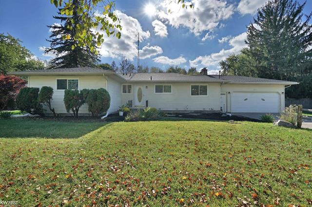 front view picture of 3318 Long Street, Burton, MI. 48519