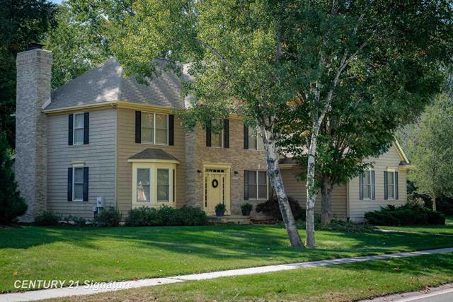 front view picture of 708 Chapel Lane Circle, Midland, MI. 48642