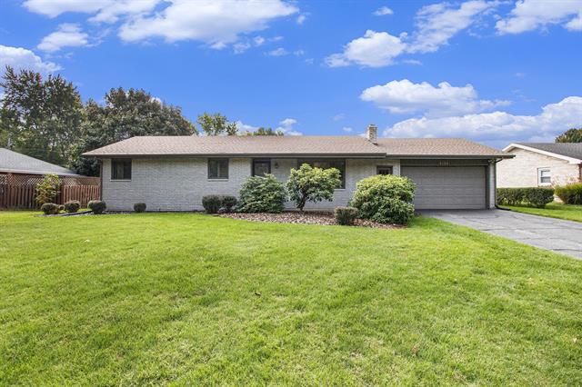 front view picture of 2192 Pawnee Path, Stevensville, MI. 49127