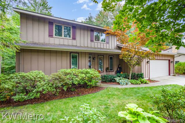 front view picture of 2716 Whitewood Drive, Midland, MI. 48642