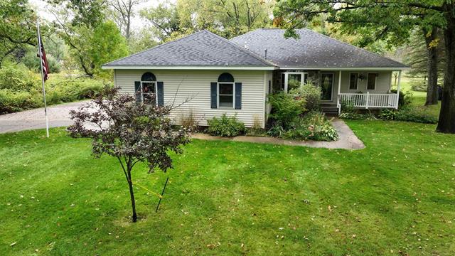 front view picture of 3396 Lansing Road, Houghton Lake, MI. 48629