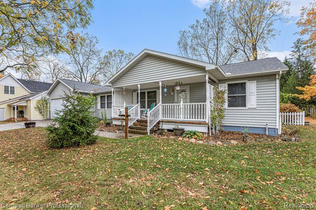 front view picture of 33 Union Street, Lapeer, MI. 48446