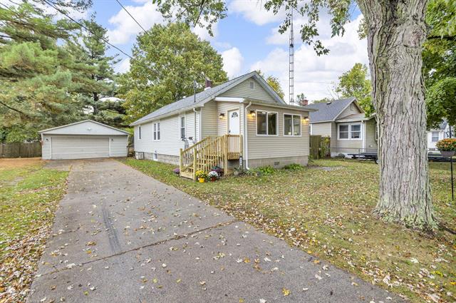 front view picture of 519 7Th Street, Michigan Center, MI. 49254