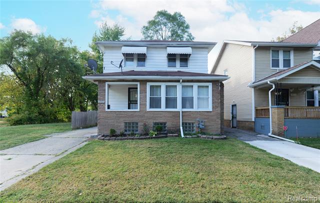 front view picture of 18425 Burgess, Detroit, MI. 48219