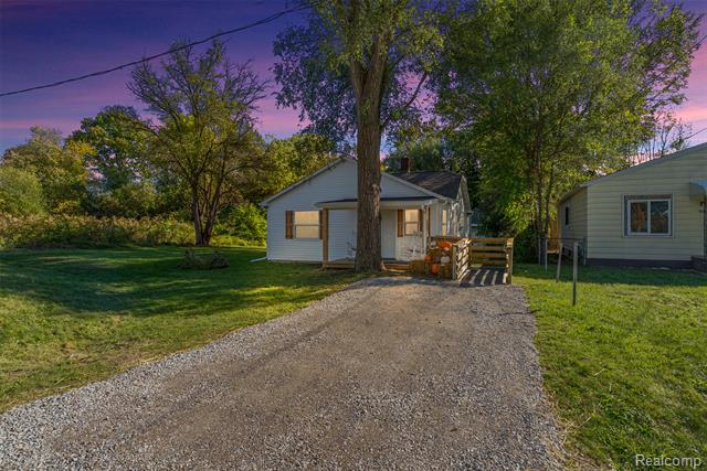 front view picture of 1116 Morris Hills Parkway, Mount Morris, MI. 48458