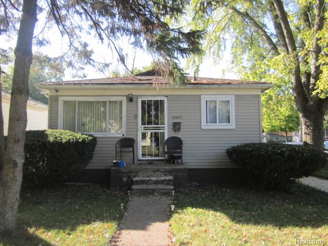 front view picture of 19651 Lyndon Street, Detroit, MI. 48223