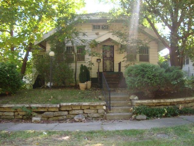 front view picture of 930 Belmont Avenue, Flint, MI. 48503