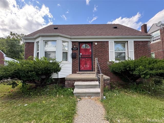 front view picture of 19649 Kelly Road, Harper Woods, MI. 48225