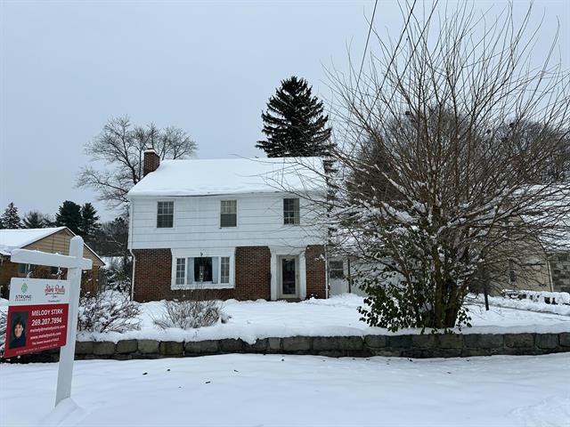 front view picture of 1030 Dwillard Drive, Kalamazoo, MI. 49048