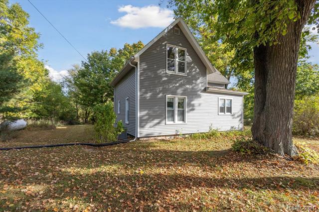 front view picture of 674 Beech Highway, Charlotte, MI. 48813