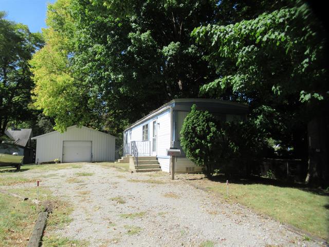 front view picture of 259 N Rowland Street, Cassopolis, MI. 49031