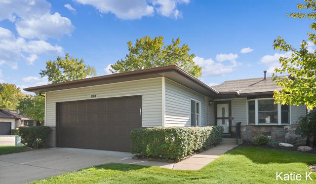 front view picture of 2112 Jo Dean Court Ne, Grand Rapids, MI. 49505