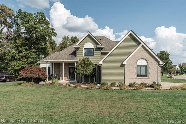 front view picture of 9859 Aylebury Drive, South Lyon, MI. 48178