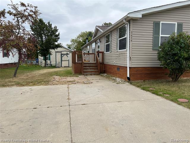 front view picture of 3679 Chestnut Ln Lane, Dryden, MI. 48428