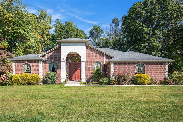 front view picture of 106 Buckingham Lane, Battle Creek, MI. 49017