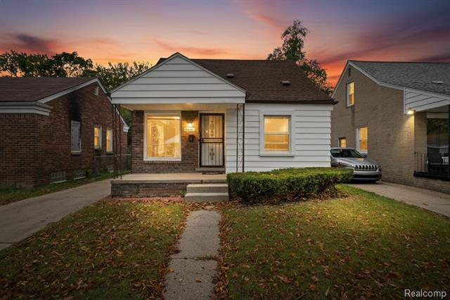 front view picture of 18431 Edinborough, Detroit, MI. 48219