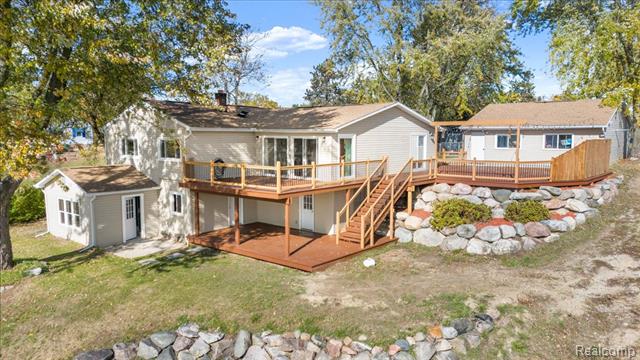 front view picture of 551 Joslyn Rd, Lake Orion, MI. 48362