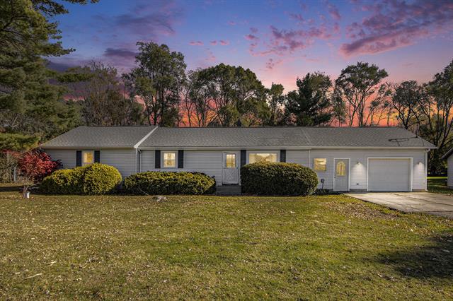 front view picture of 13976 20 Mile Road, Marshall, MI. 49068