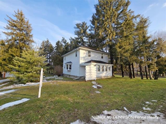 front view picture of 7072 N River Highway, Grand Ledge, MI. 48837