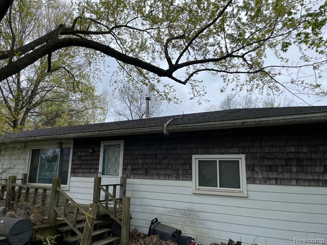 front view picture of 9550 Colgate Ave, Clarkston, MI. 48348