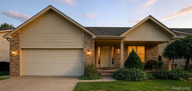 front view picture of 418 Converse Ct, Lake Orion, MI. 48362