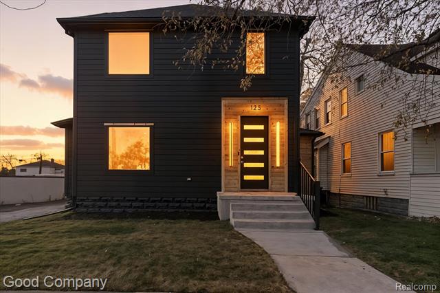 front view picture of 125 N Washington Ave Avenue, Royal Oak, MI. 48067