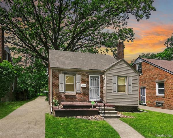 front view picture of 18627 Justine Street, Detroit, MI. 48234